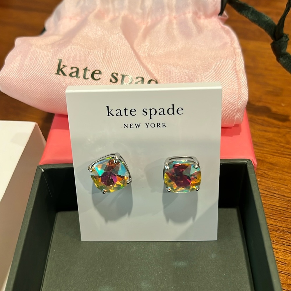 Price Drop 🔥 NWT* KATE SPADE ♠️ Multicolor stud earrings.